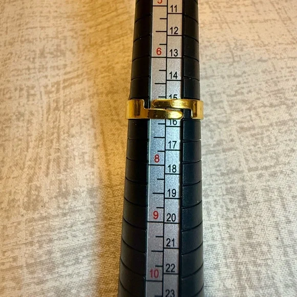 New Vintage-Inspired Gold Statement Ring w/Pink Oval Stone, Adjustable - Picture 4 of 4